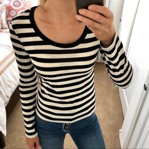 🖤Zara Black & White sweater size Small